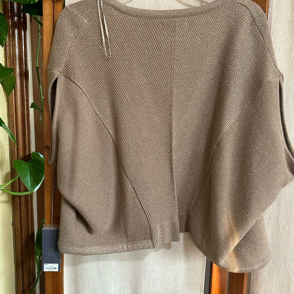 Jennifer Lopez Sweater shrug - Picture 4 of 5